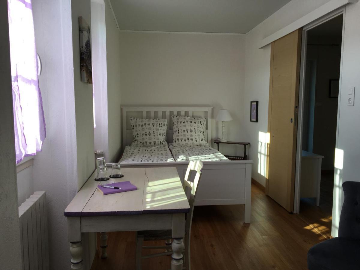 Calme Au Canal De Centre Dennevy Room photo