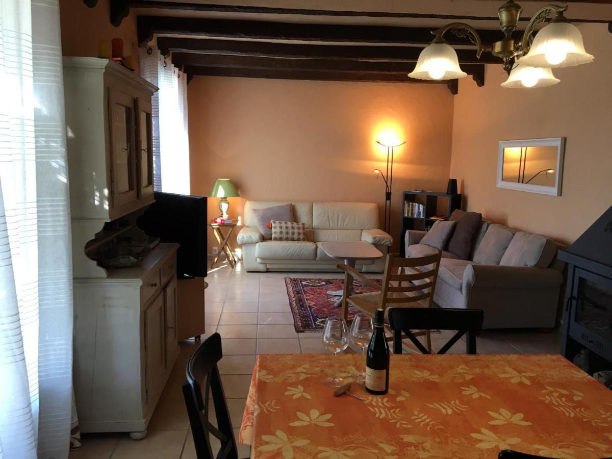 Calme Au Canal De Centre Dennevy Room photo